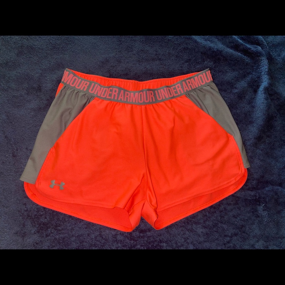 Women’s Under armor heat gear shorts